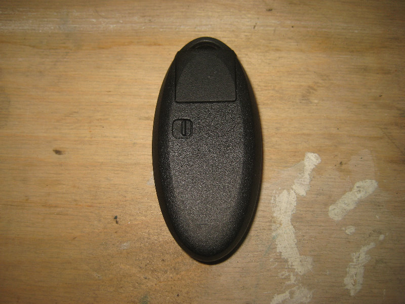 2015-2018-Nissan-Murano-Key-Fob-Battery-Replacement-Guide-019