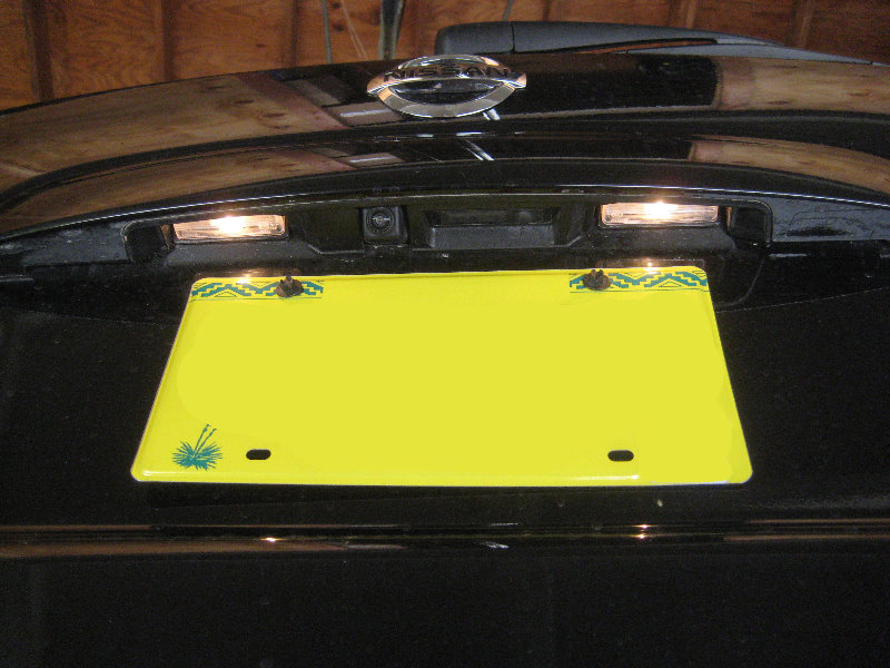 2015-2018-Nissan-Murano-License-Plate-Light-Bulbs-Replacement-Guide-030