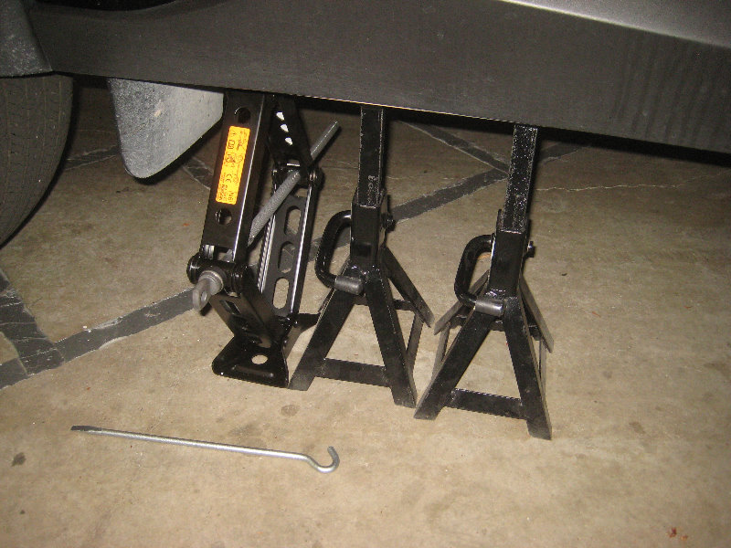 2015-2018-Nissan-Murano-Rear-Brake-Pads-Replacement-Guide-003