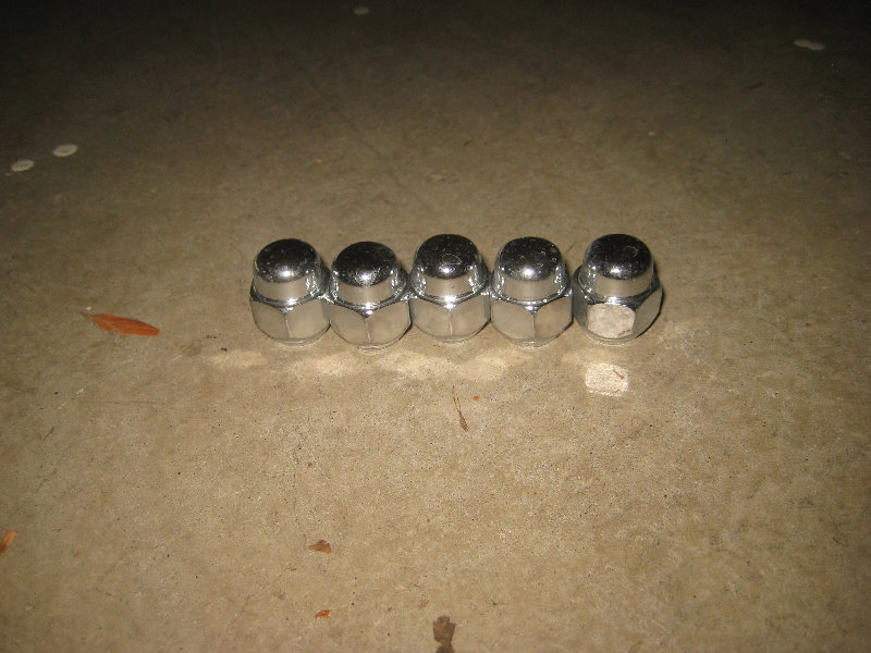 2015-2018-Nissan-Murano-Rear-Brake-Pads-Replacement-Guide-005