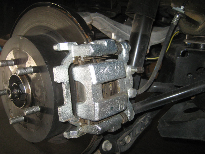 2015-2018-Nissan-Murano-Rear-Brake-Pads-Replacement-Guide-007