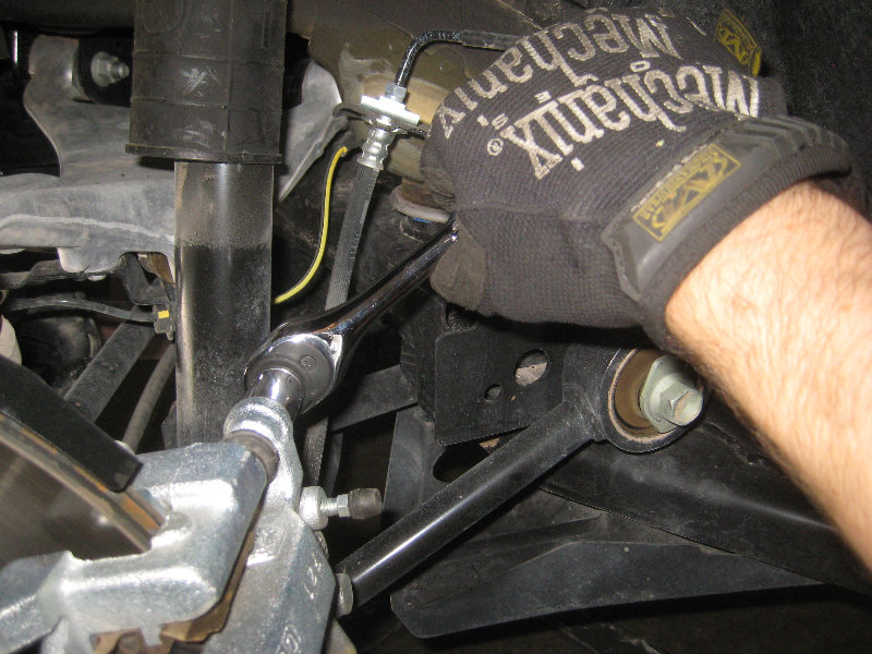 2015-2018-Nissan-Murano-Rear-Brake-Pads-Replacement-Guide-008