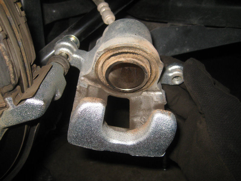 2015-2018-Nissan-Murano-Rear-Brake-Pads-Replacement-Guide-012