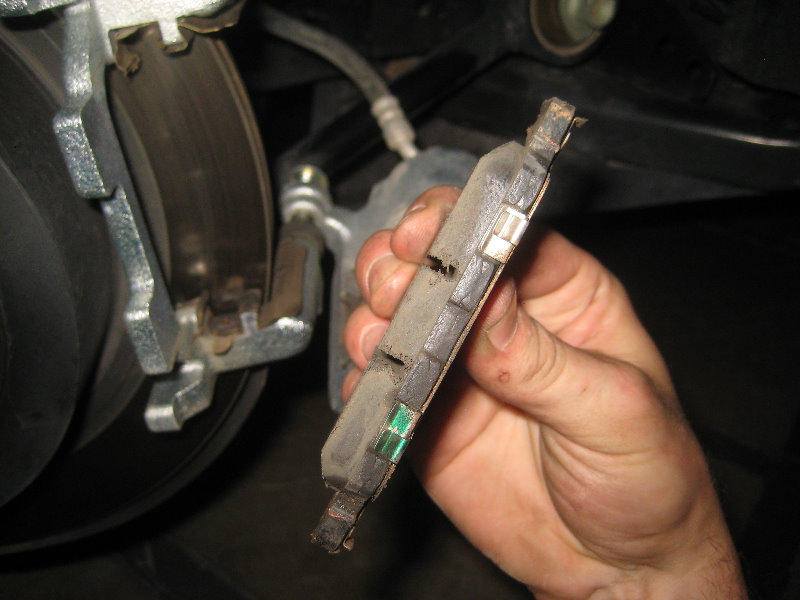 2015-2018-Nissan-Murano-Rear-Brake-Pads-Replacement-Guide-014