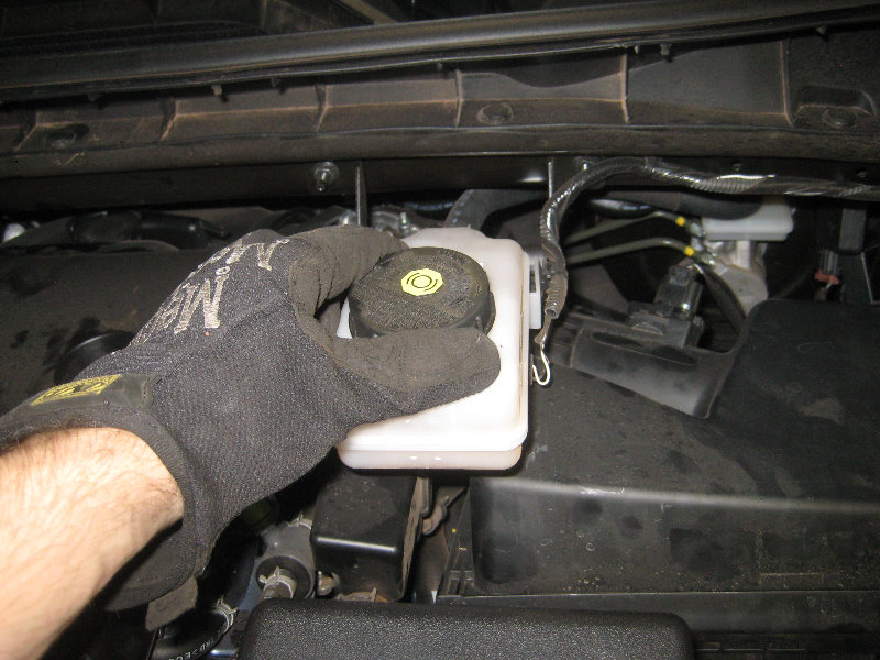 2015-2018-Nissan-Murano-Rear-Brake-Pads-Replacement-Guide-020