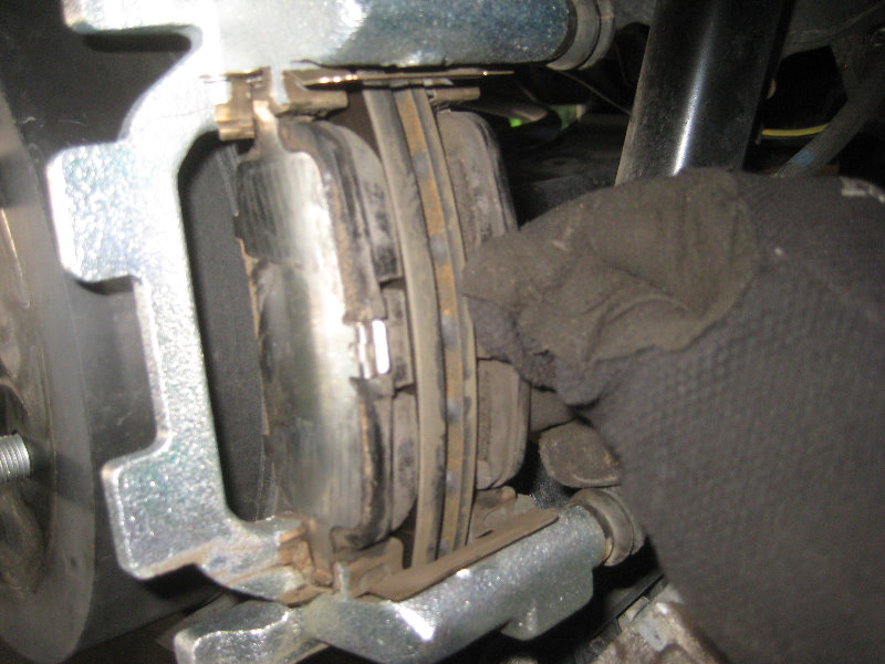 2015-2018-Nissan-Murano-Rear-Brake-Pads-Replacement-Guide-023