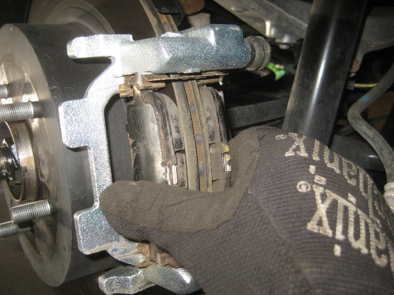 2015-2018-Nissan-Murano-Rear-Brake-Pads-Replacement-Guide-024