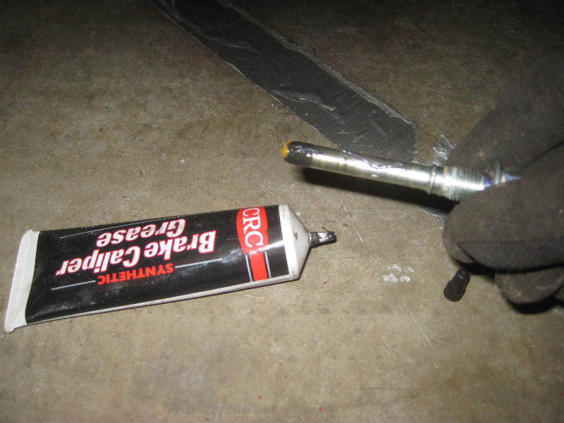 2015-2018-Nissan-Murano-Rear-Brake-Pads-Replacement-Guide-025