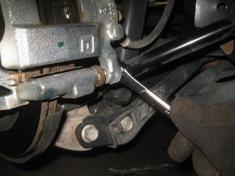 2015-2018-Nissan-Murano-Rear-Brake-Pads-Replacement-Guide-030