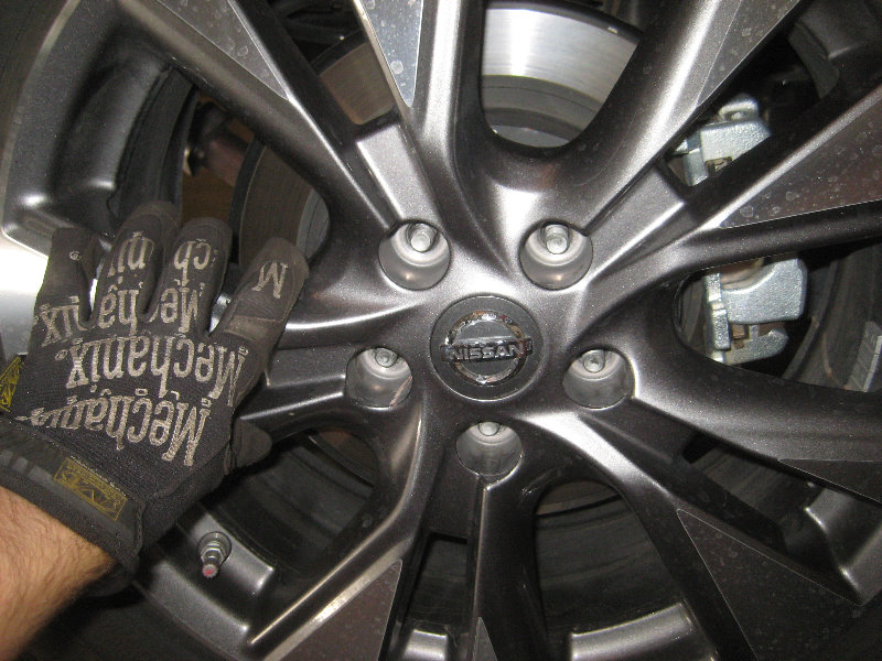 2015-2018-Nissan-Murano-Rear-Brake-Pads-Replacement-Guide-034
