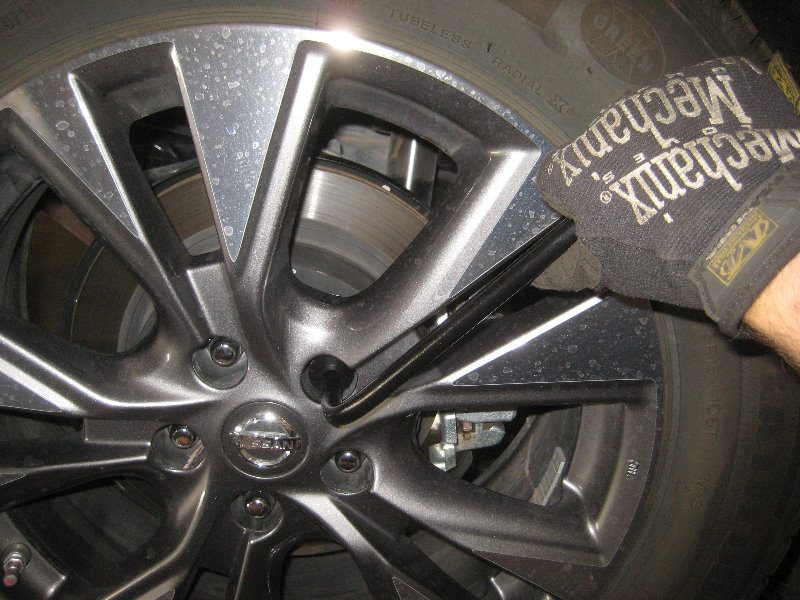 2015-2018-Nissan-Murano-Rear-Brake-Pads-Replacement-Guide-036