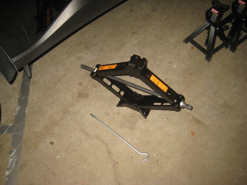 2015-2018-Nissan-Murano-Rear-Brake-Pads-Replacement-Guide-037