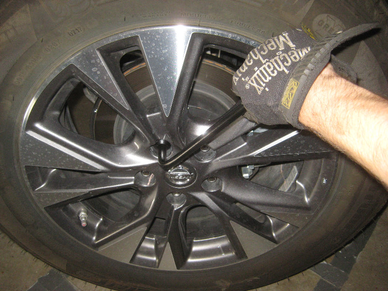 2015-2018-Nissan-Murano-Rear-Brake-Pads-Replacement-Guide-038