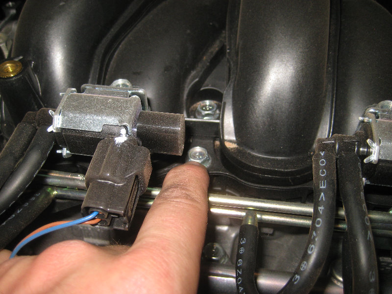 2015-2018-Nissan-Murano-Spark-Plugs-Replacement-Guide-033