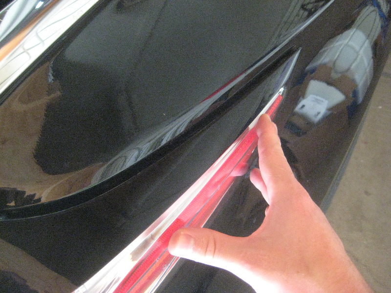 2015-2018-Nissan-Murano-Tail-Light-Bulbs-Replacement-Guide-027