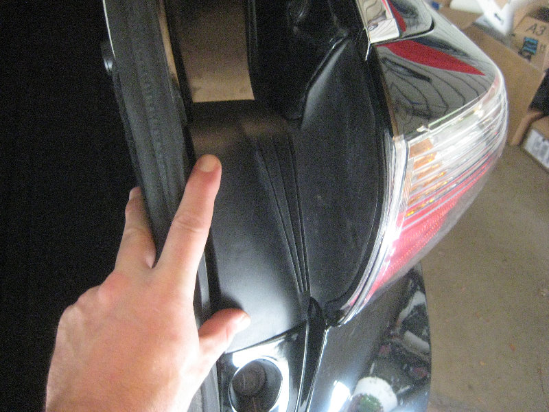 2015-2018-Nissan-Murano-Tail-Light-Bulbs-Replacement-Guide-032