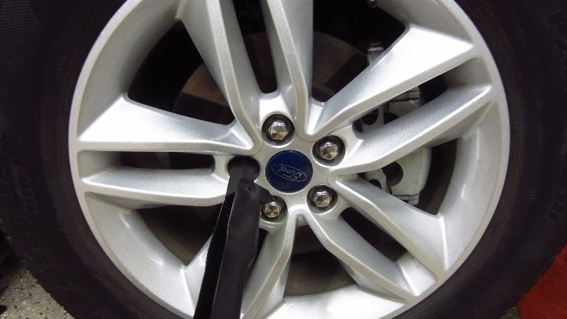 2015-2019-Ford-Edge-Front-Brake-Pads-Replacement-Guide-004