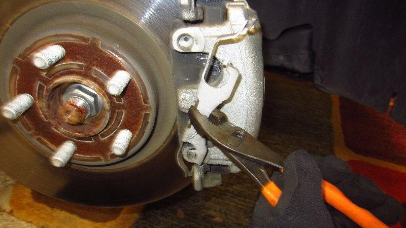 2015-2019-Ford-Edge-Front-Brake-Pads-Replacement-Guide-009