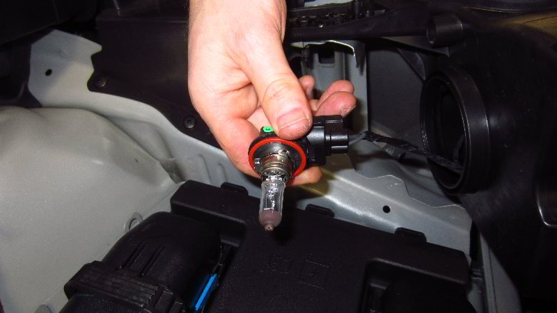 2015-2019-Ford-Edge-Headlight-Bulbs-Replacement-Guide-008