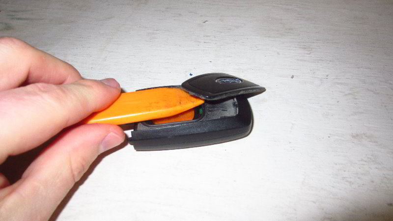 2015-2019-Ford-Edge-Intelligent-Key-Fob-Battery-Replacement-Guide-007