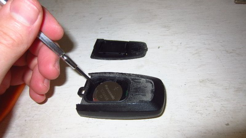 2015-2019-Ford-Edge-Intelligent-Key-Fob-Battery-Replacement-Guide-009