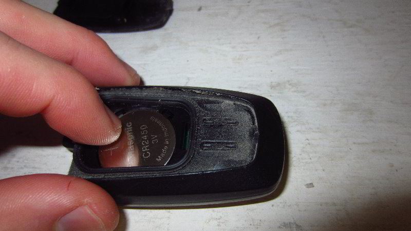 2015-2019-Ford-Edge-Intelligent-Key-Fob-Battery-Replacement-Guide-014