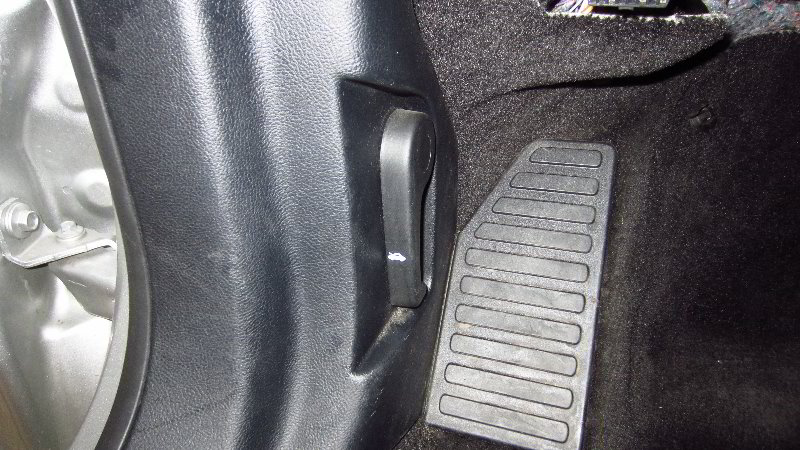 2015-2019-Ford-Edge-Open-Hood-Access-Engine-Bay-Check-Oil--Guide-002