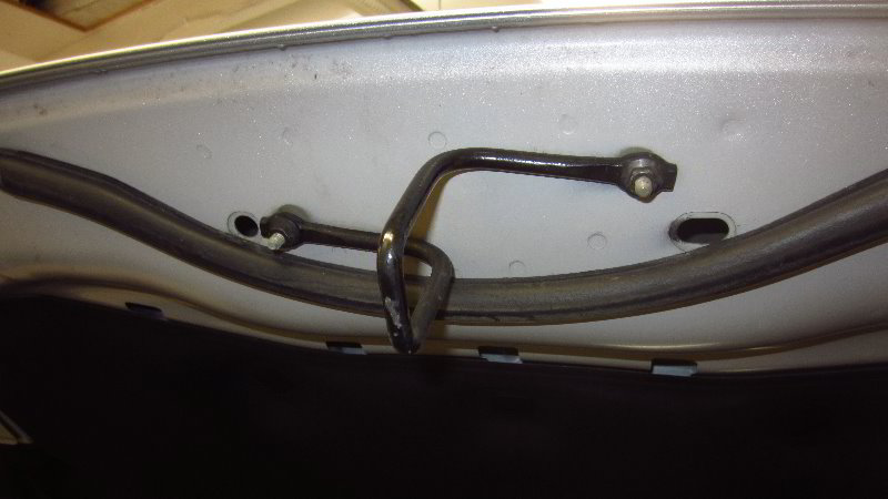 2015-2019-Ford-Edge-Open-Hood-Access-Engine-Bay-Check-Oil--Guide-009