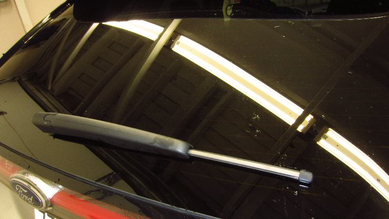 2015-2019-Ford-Edge-Rear-Wiper-Blade-Replacement-Guide-014