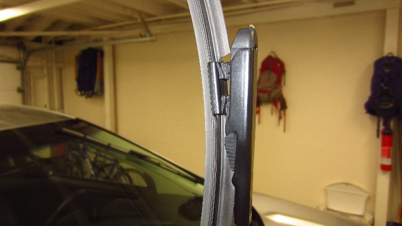 2015-2019-Ford-Edge-Windshield-Wiper-Blades-Replacement-Guide-016