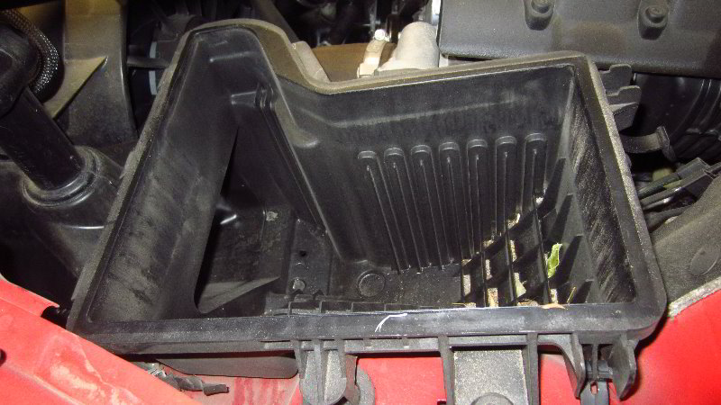2015-2022-Ford-Mustang-Engine-Air-Filter-Replacement-Guide-013