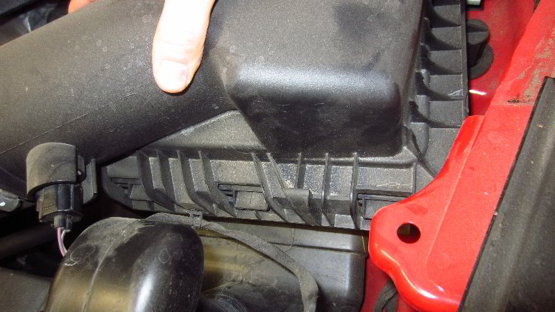 2015-2022-Ford-Mustang-Engine-Air-Filter-Replacement-Guide-017