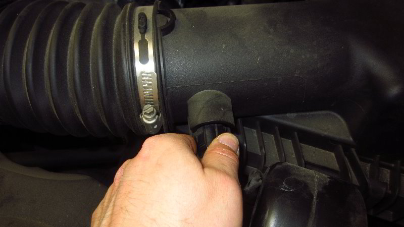 2015-2022-Ford-Mustang-IAT-Sensor-Replacement-Guide-006