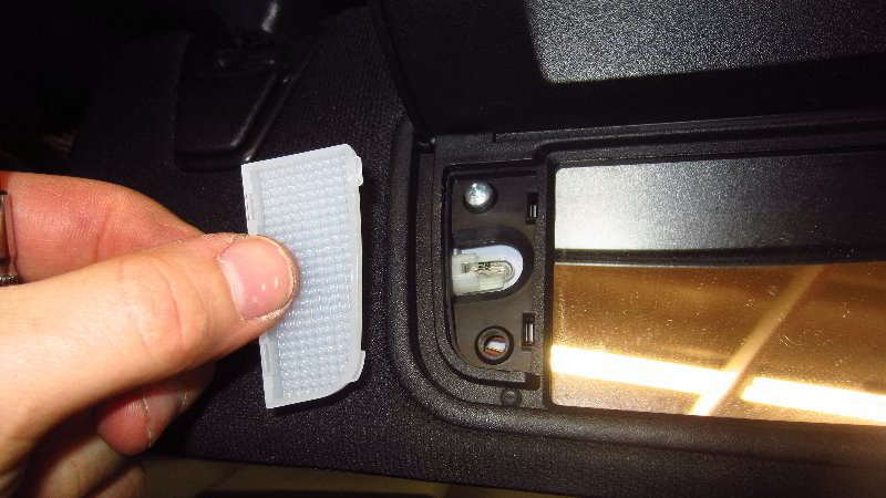 2015-2022-Ford-Mustang-Vanity-Mirror-Light-Bulbs-Replacement-Guide-005