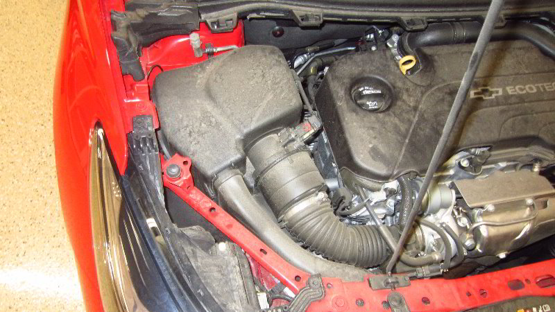 2016-2019-Chevrolet-Cruze-Engine-Air-Filter-Replacement-Guide-002