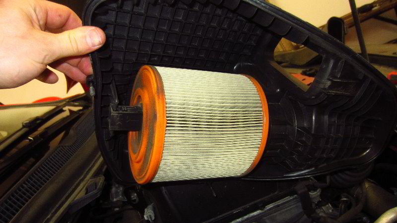 2016-2019-Chevrolet-Cruze-Engine-Air-Filter-Replacement-Guide-013