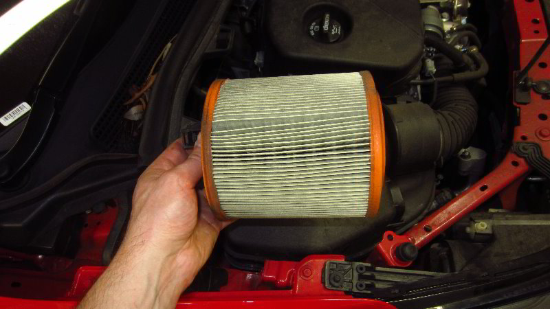 2016-2019-Chevrolet-Cruze-Engine-Air-Filter-Replacement-Guide-017