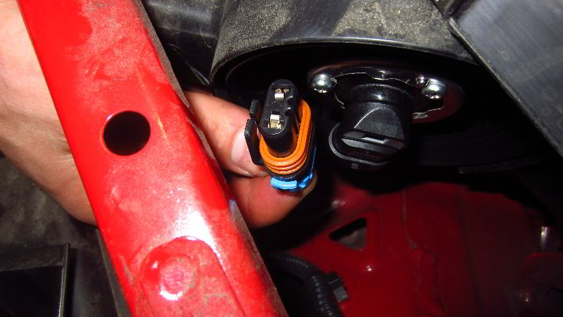 2016-2019-Chevrolet-Cruze-Headlight-Bulbs-Replacement-Guide-013
