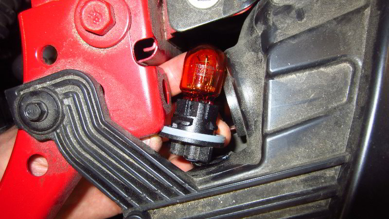 2016-2019-Chevrolet-Cruze-Headlight-Bulbs-Replacement-Guide-030