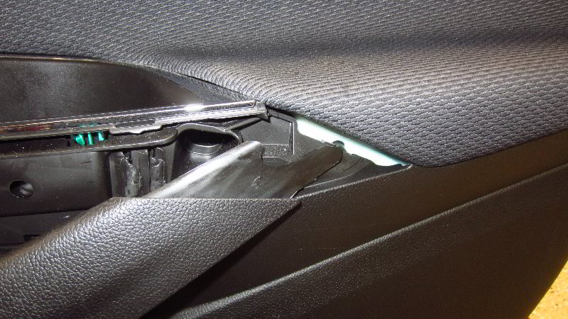 2016-2019-Chevrolet-Cruze-Interior-Door-Panel-Removal-Speaker-Upgrade-Guide-010