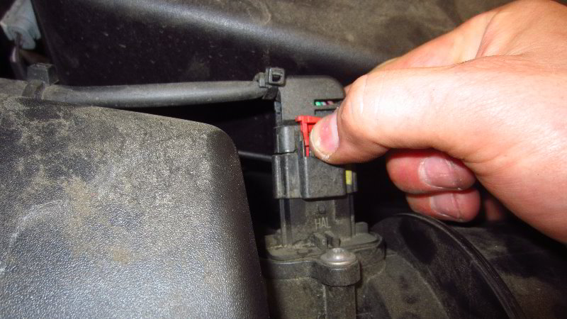 2016-2019-Chevrolet-Cruze-MAF-Sensor-Replacement-Guide-005