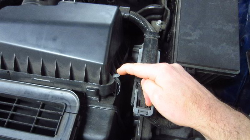 2016-2019-Honda-Civic-Engine-Air-Filter-Replacement-Guide-005