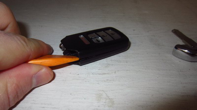 2016-2019-Honda-Civic-Smart-Key-Fob-Battery-Replacement-Guide-007