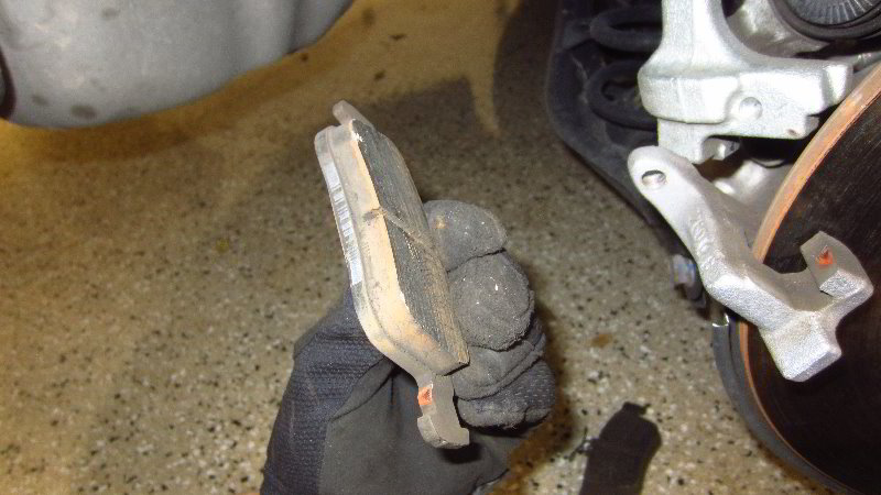 2016-2019-Honda-Civic-Rear-Brake-Pads-Replacement-Guide-022
