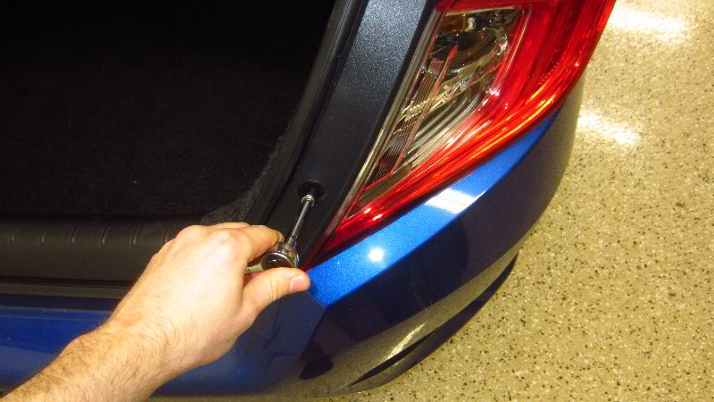 2016-2019-Honda-Civic-Tail-Light-Bulbs-Replacement-Guide-004