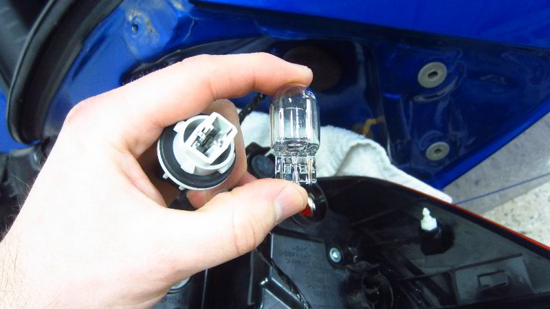 2016-2019-Honda-Civic-Tail-Light-Bulbs-Replacement-Guide-015