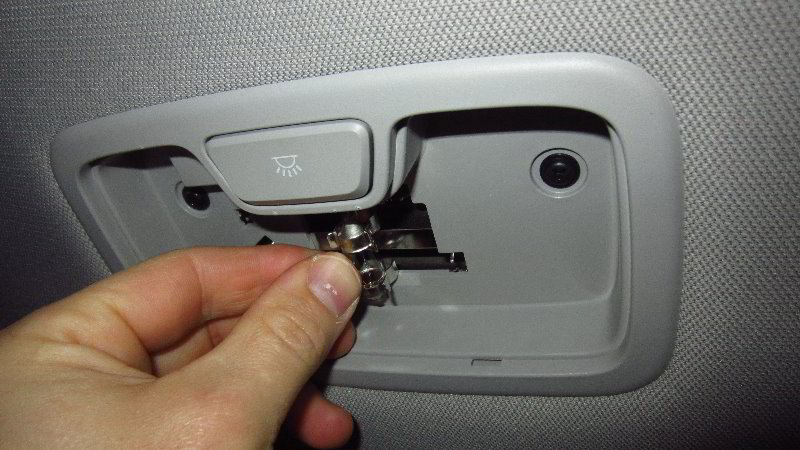 2016-2020-Kia-Optima-Dome-Light-Bulb-Replacement-Guide-010