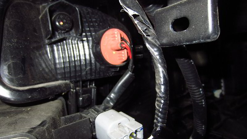 2016-2020-Kia-Optima-Front-Turn-Signal-Light-Bulbs-Replacement-Guide-014