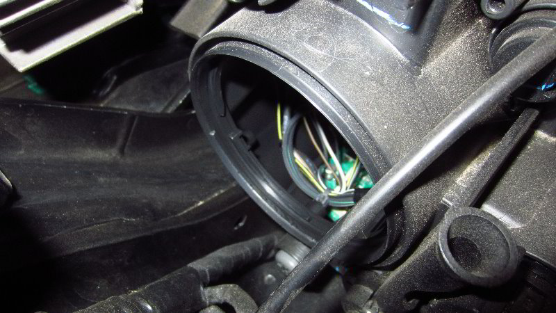 2016-2020-Kia-Optima-Headlight-Bulbs-Replacement-Guide-005