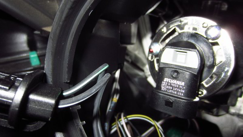 2016-2020-Kia-Optima-Headlight-Bulbs-Replacement-Guide-008